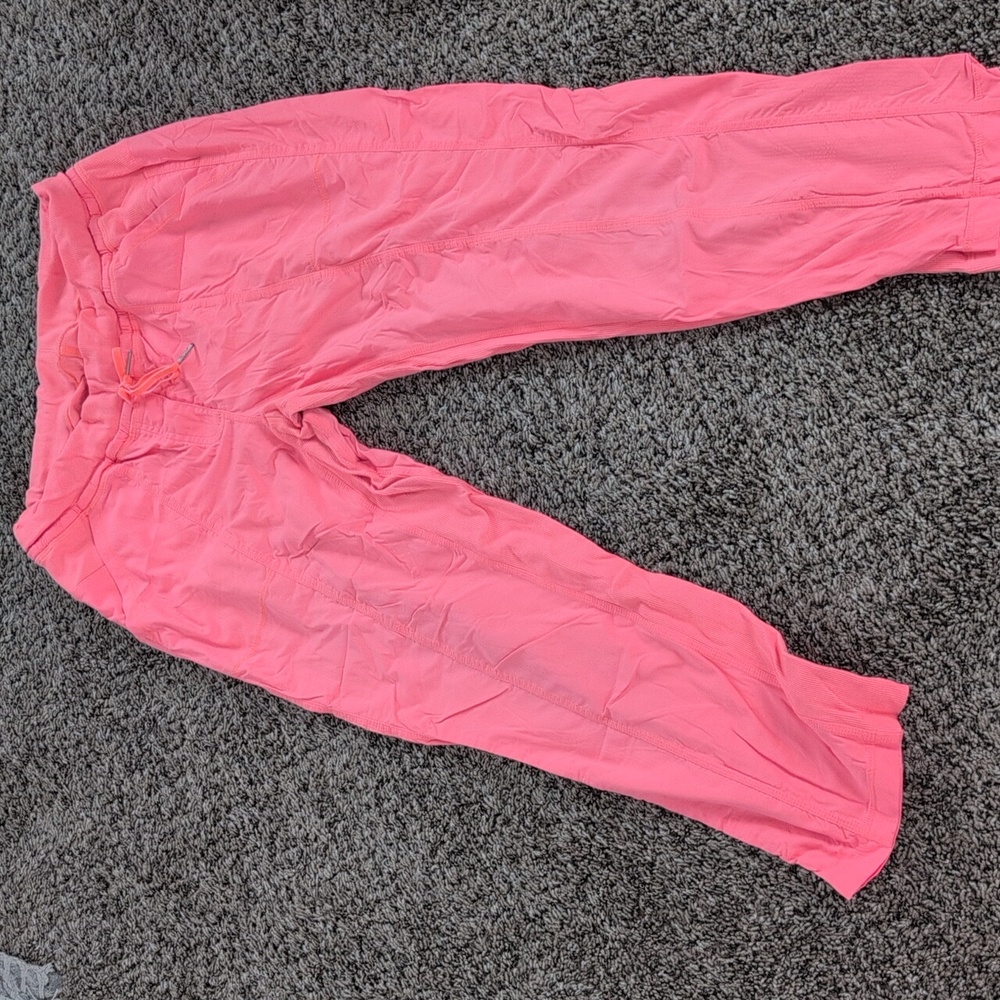 Lululemon dance studio crop size large (tag removed)